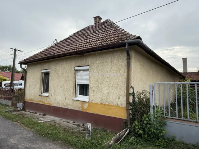 Eladó ház Dunavecse, Báthori István utca 91 nm