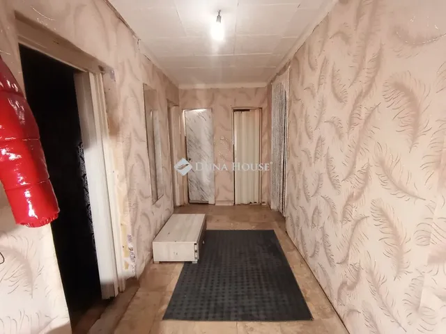 Eladó ház Tápiószentmárton, Széchenyi István út 82 nm