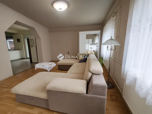 Eladó ház Tápiószecső 215 nm