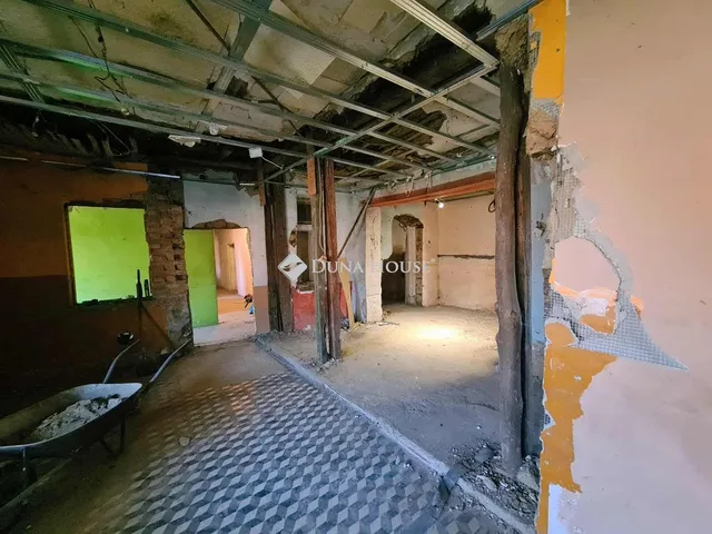 Eladó ház Tápiószentmárton, Fő út 140 nm