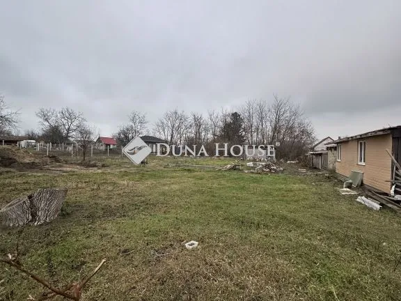 Eladó telek Szabadegyháza 1100 nm