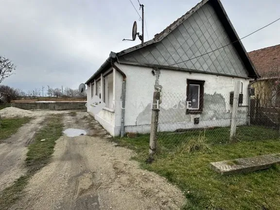 Eladó ház Sárbogárd, Tinódy utca 35 nm