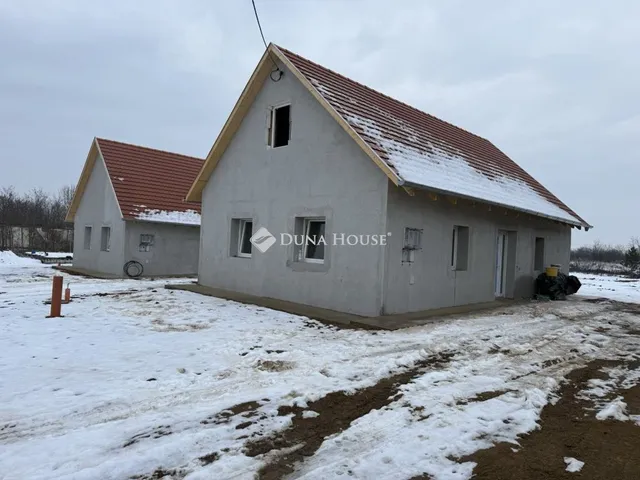 Eladó ház Kóka 67 nm