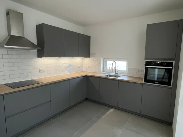 Eladó lakás Budapest IV. kerület, Árpád út 90 nm