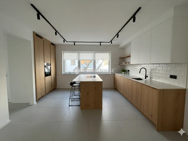 Eladó lakás Budapest IV. kerület, Árpád út 103 nm