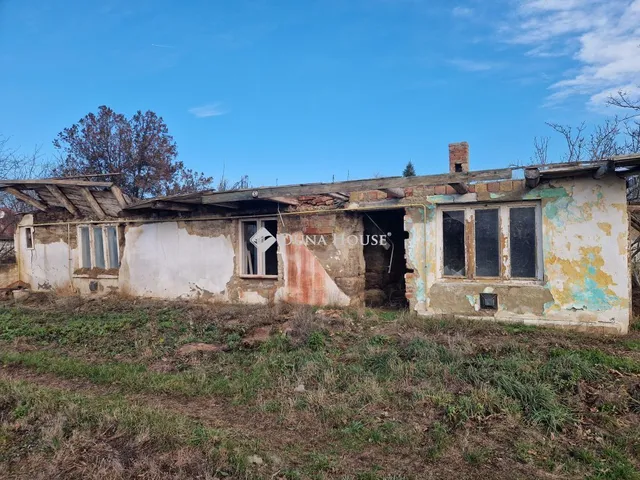 Eladó telek Kisláng, Vörösmarty Mihály utca 4316 nm