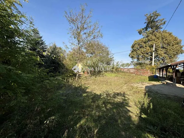 Eladó telek Szentmártonkáta 717 nm