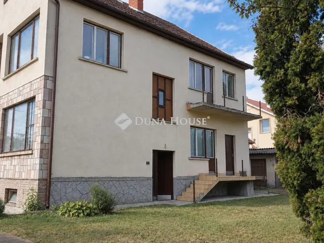Eladó ház Zsámbok 270 nm