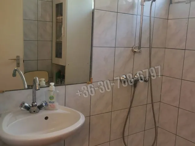 Eladó ház Vác, Gombás, Borász utca 30 nm