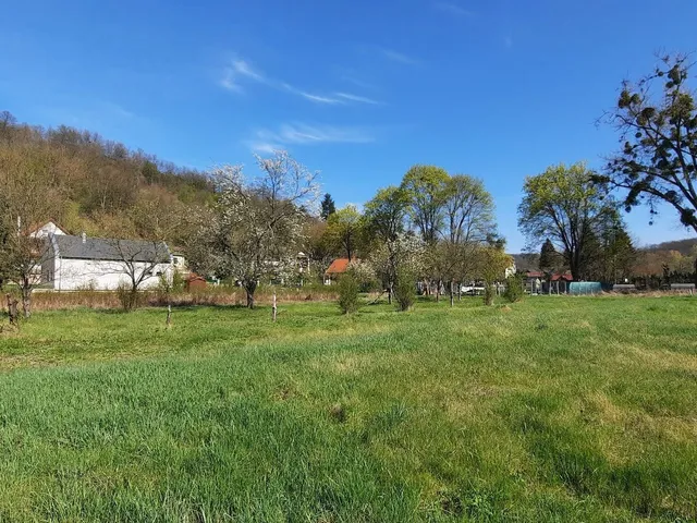 Eladó telek Zebegény 1140 nm