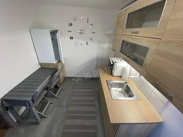 Kiadó lakás Vác, Deákvár 23 nm