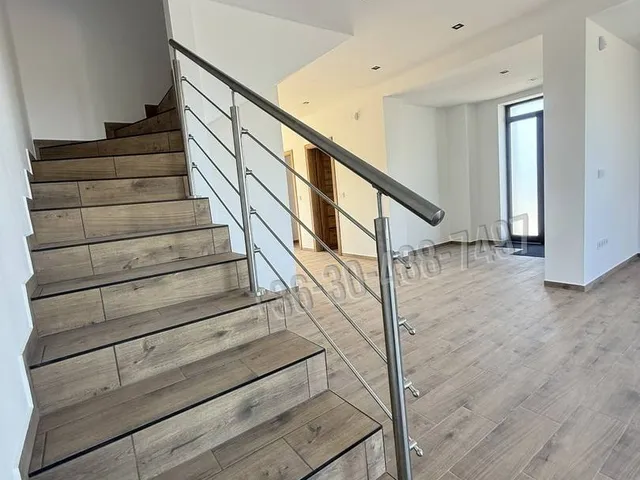 Eladó lakás Vác, Deákvár 173 nm