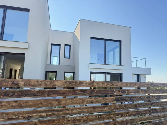 Eladó lakás Vác, Deákvár 173 nm