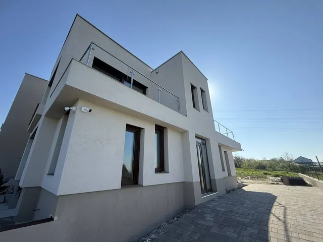Eladó lakás Vác, Deákvár 173 nm