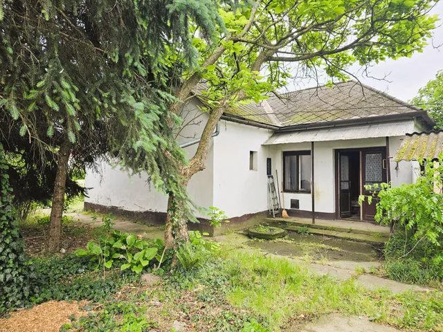 Eladó ház Kisszállás 65 nm