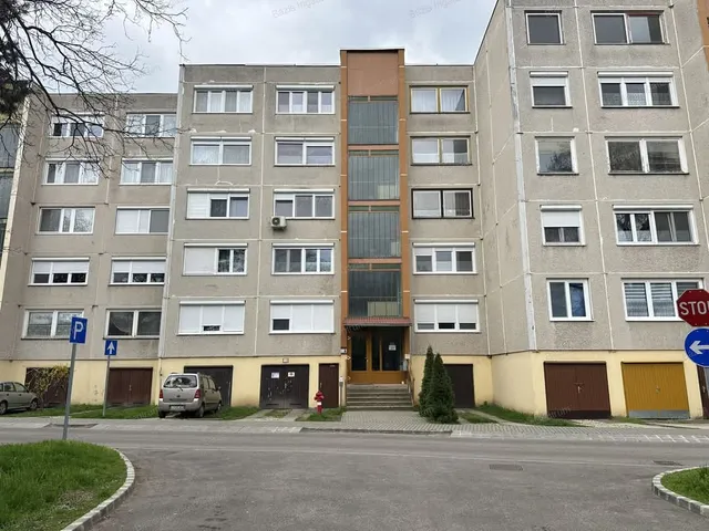 Eladó lakás Kiskunhalas 62 nm