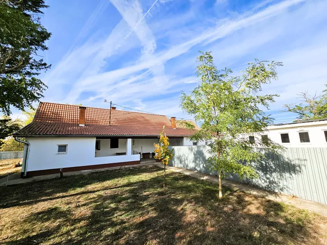 Eladó kereskedelmi és ipari ingatlan Kiskunhalas 120 nm