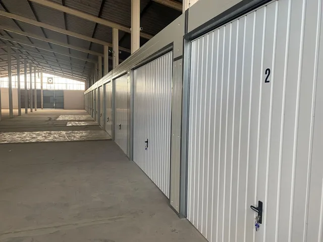 Kiadó garázs Kiskunhalas 18 nm