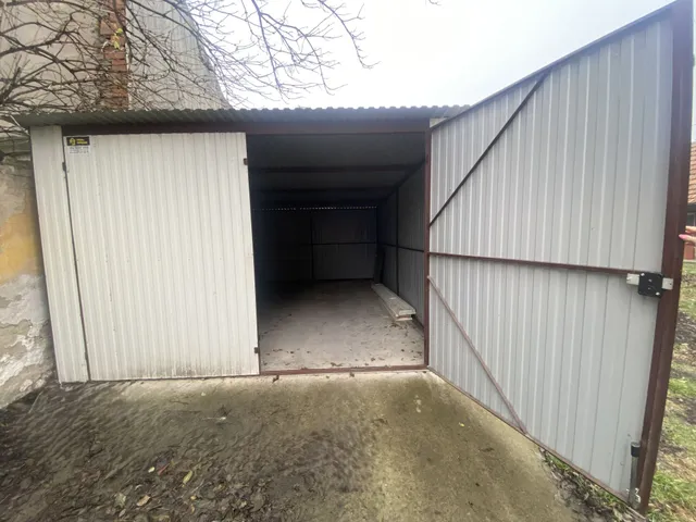 Kiadó garázs Kiskunhalas 20 nm