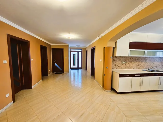 Eladó ház Kiskunhalas 187 nm