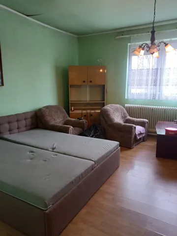 Eladó ház Kápolnásnyék, Pettend 144 nm