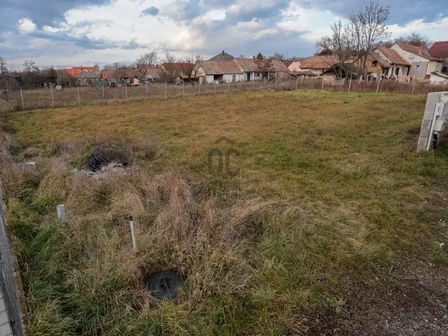 Eladó telek Pátka 928 nm