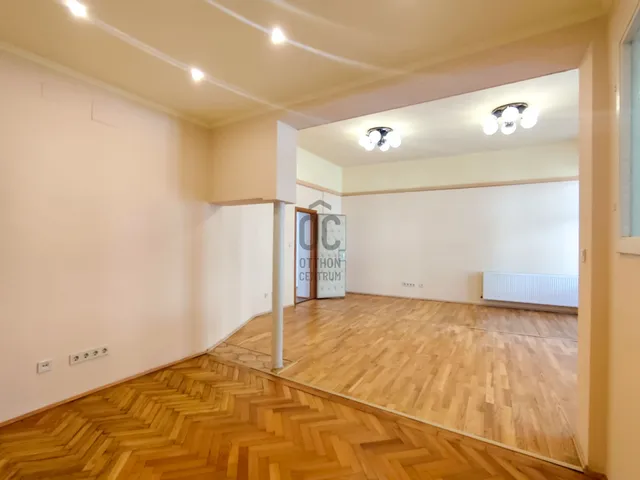 Eladó kereskedelmi és ipari ingatlan Székesfehérvár, Belváros 131 nm