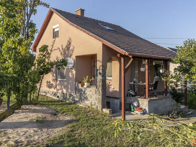 Eladó ház Kőszárhegy 52 nm