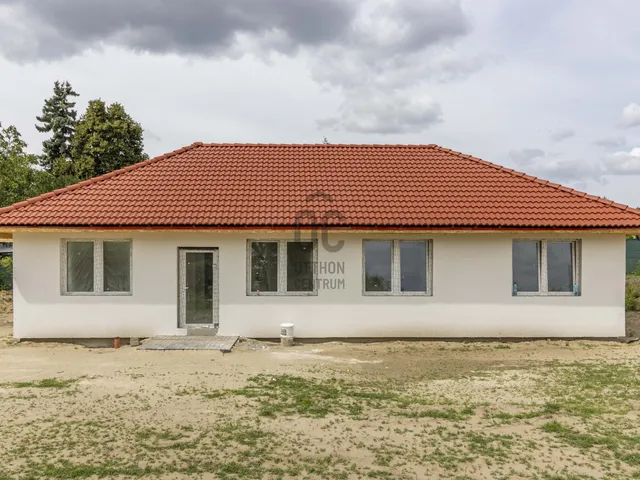 Eladó ház Székesfehérvár, Sóstó 101 nm