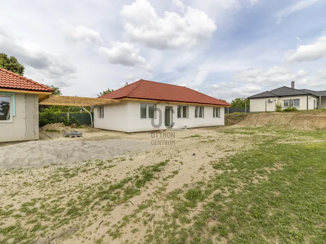 Eladó ház Székesfehérvár, Sóstó 101 nm