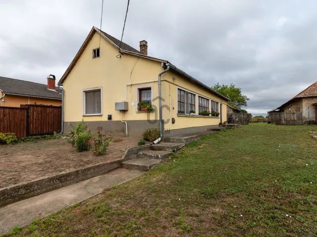 Eladó ház Tác 95 nm