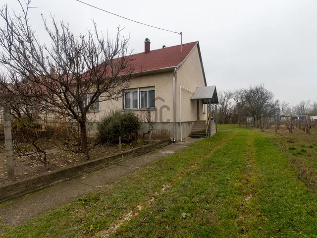 Eladó ház Székesfehérvár, Fecskepart 78 nm