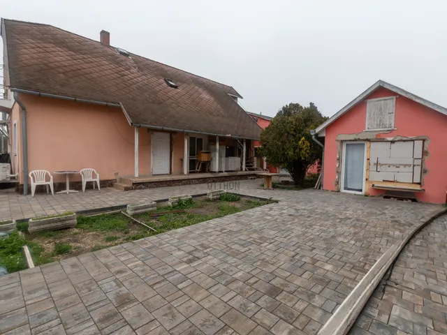 Eladó kereskedelmi és ipari ingatlan Gárdony 324 nm