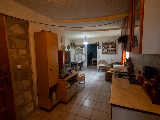 Eladó ház Soponya 66 nm