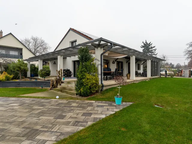 Eladó ház Székesfehérvár, Öreghegy 260 nm