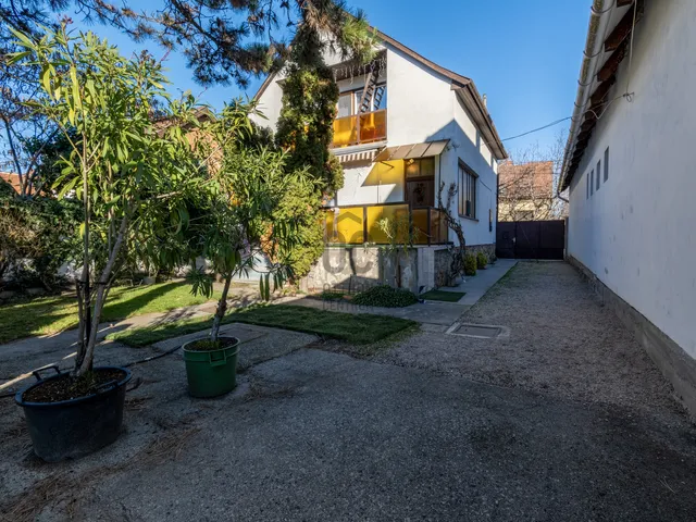 Eladó ház Székesfehérvár, Felsőváros 130 nm