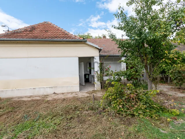 Eladó ház Soponya 97 nm