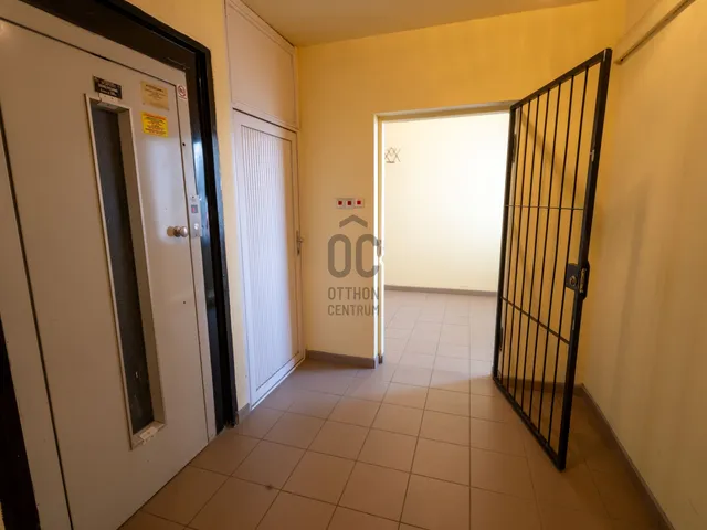 Eladó lakás Székesfehérvár, Víziváros, Budai út 55 nm