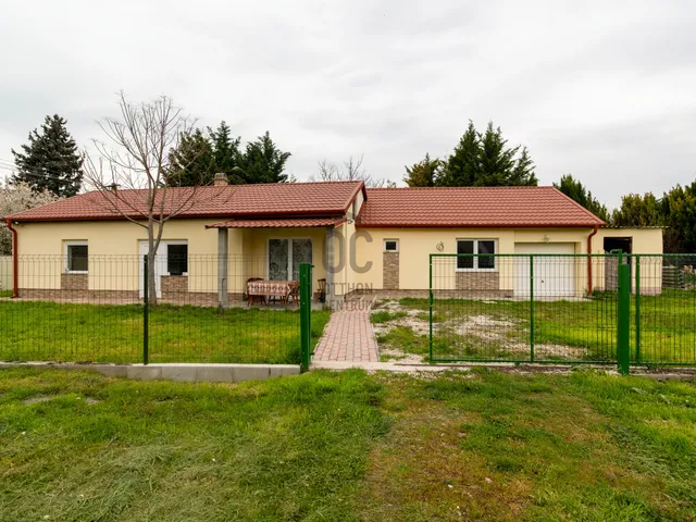 Eladó ház Enying 92 nm