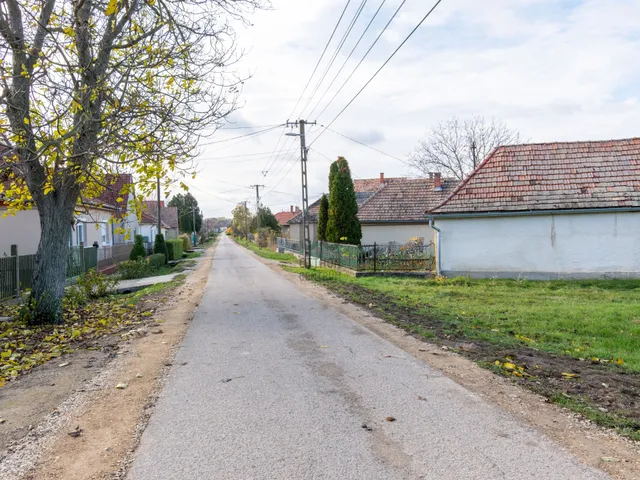 Eladó telek Lepsény 2137 nm