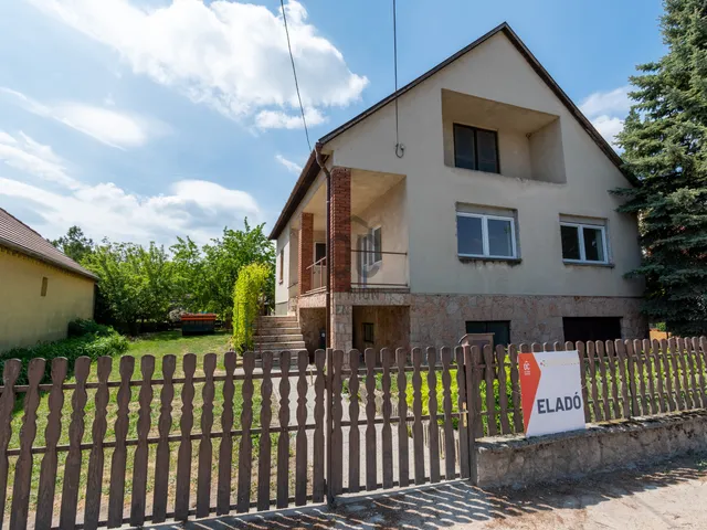 Eladó ház Csákvár 75 nm