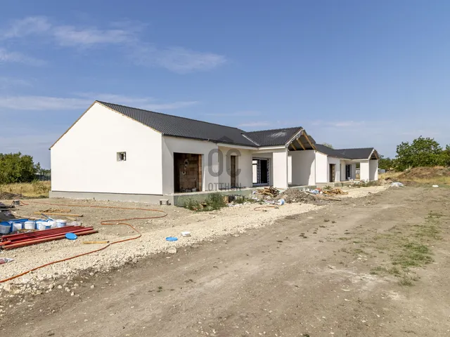 Eladó ház Székesfehérvár, Feketehegy 185 nm