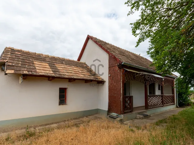 Eladó ház Kisláng 30 nm