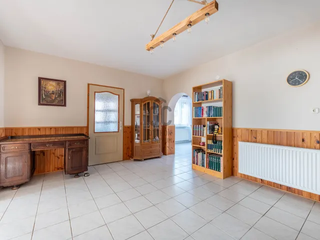 Eladó ház Nádasdladány 215 nm