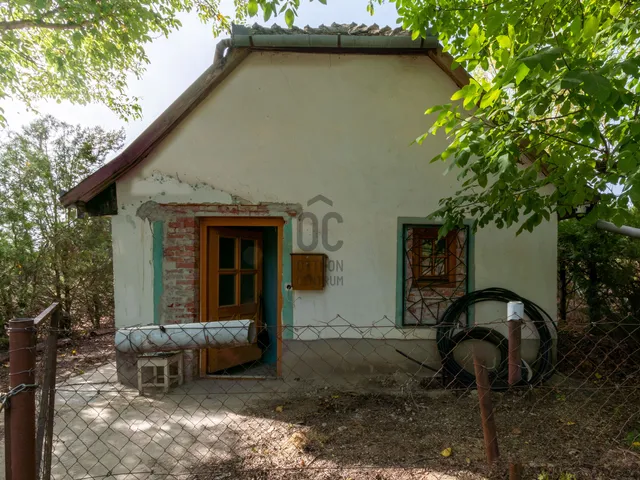 Eladó mezőgazdasági ingatlan Vértesacsa 186 nm