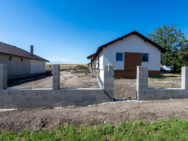 Eladó ház Úrhida 120 nm