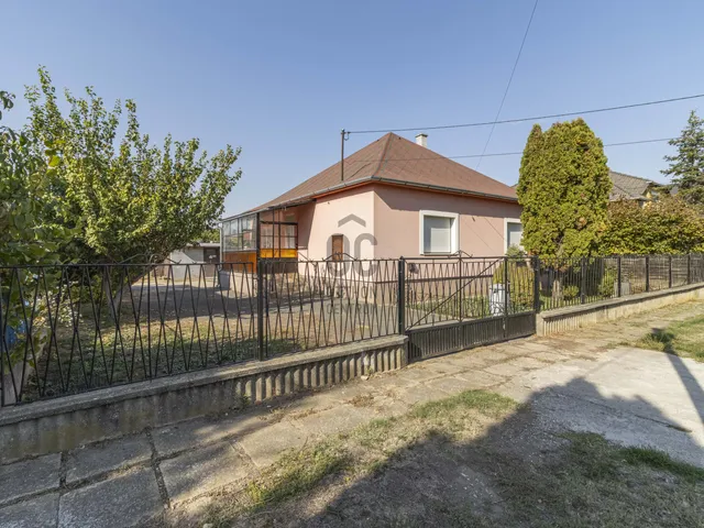 Eladó ház Szabadbattyán 96 nm