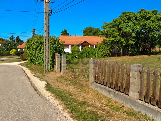 Eladó telek Ercsi 617 nm