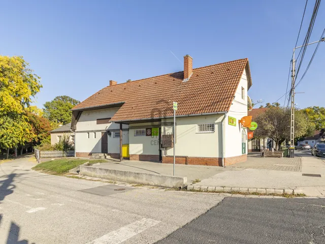 Eladó kereskedelmi és ipari ingatlan Szabadbattyán 18 nm