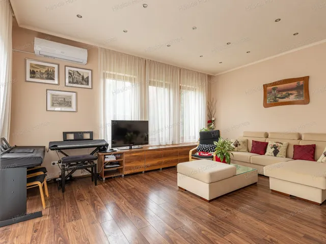 Eladó ház Budapest II. kerület, Máriaremete 170 nm